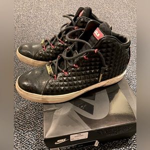 Nike Lebron 12 XII NSW sneakers Lifestyle QS Black Challenge Red 716417-001 box